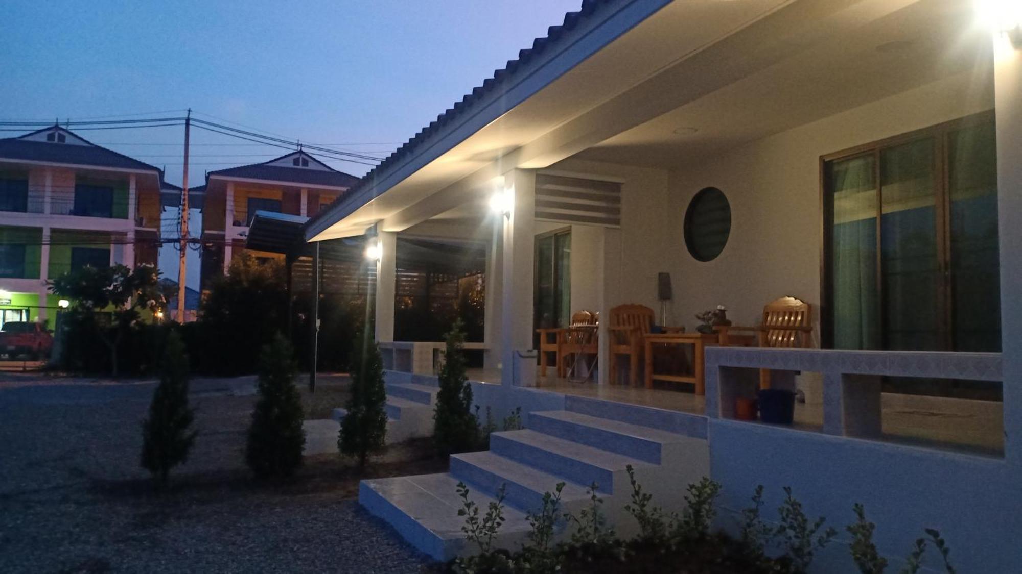 Hotel Min House Lamphun Exterior foto